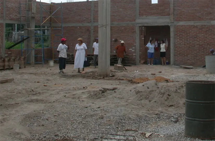 En 2005 se puso la primera piedra de las instalaciones de Padres y Compadres en Vistas del Mar