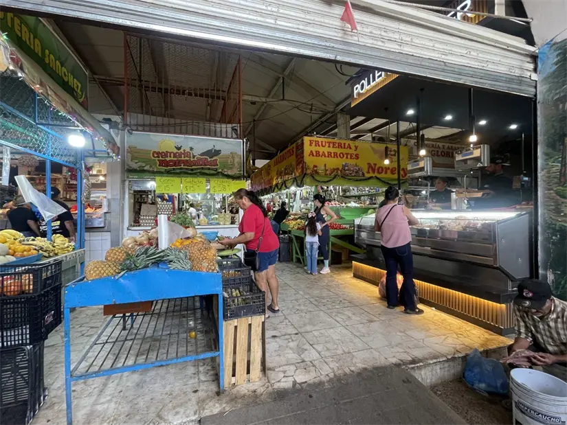 El Mercado del Conchi es punto de encuentro para la comunidad del sector Flores Magón de Mazatlán