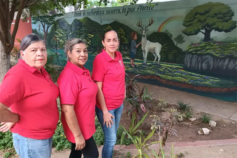 El parque pasó de ser un espacio deteriorado y sin uso a contar hoy con techumbre para eventos, juegos infantiles, áreas de lectura, cancha de voleibol y actividades comunitarias permanentes, todo impulsado por la constancia y unión vecinal.