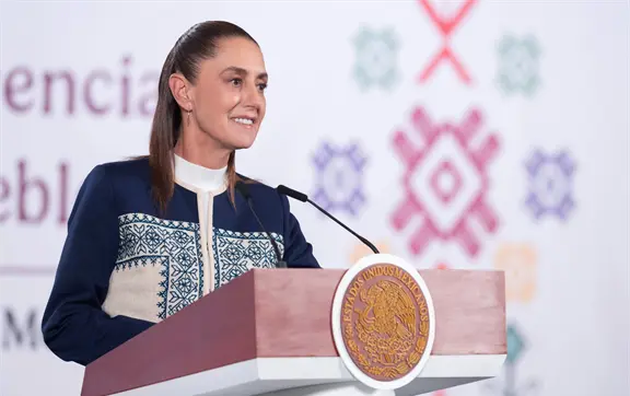 Claudia Sheinbaum destaca aumento del 4.6% en recaudaci&oacute;n sin subir impuestos; SAT devolver&aacute; m&aacute;s r&aacute;pido el IVA