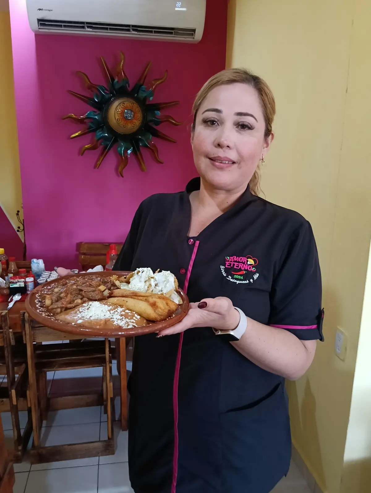 Erika Judith Félix Martínez creció como comerciante y durante toda su vida se ha dedicado a este noble oficio. Hoy, es restaurantera.