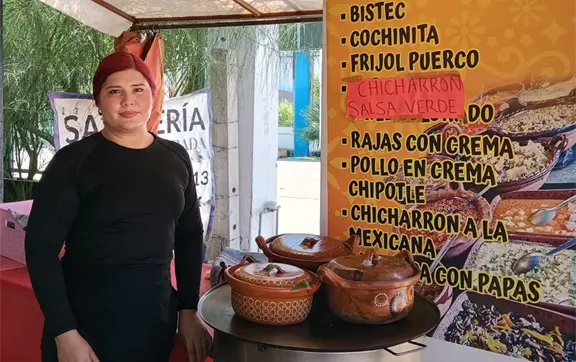 Entre comales y madrugadas: Cristina Madrigal sostiene un negocio familiar por el corredor a Imala