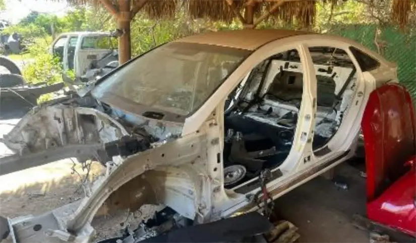 Predio utilizado para el resguardo irregular de vehículos, en la comunidad de Navolatillo. Foto: Los Noticieristas.