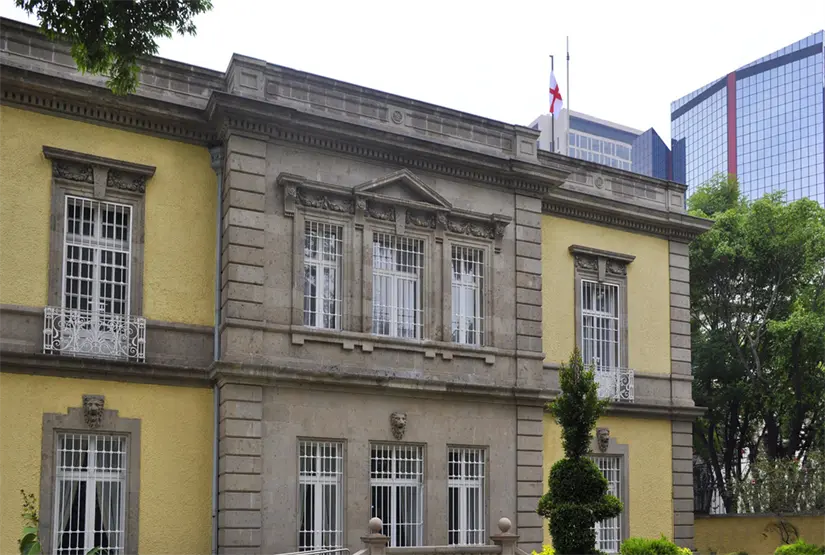 Los salarios se adaptan al lugar de la embajada. Foto: Cortesía