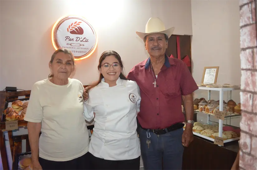 Para Lizbeth, sus abuelitos representan un pilar fundamental: su apoyo incondicional y su amor son la fuerza que la impulsa a seguir creyendo y trabajando por sus sueños. Foto: Juan Madrigal