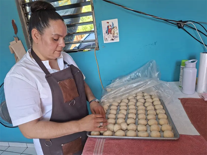 Entre harina y esfuerzo: Diana Celene y el sabor que conquista paladares en la Aquiles Serdán en Culiacán. Foto: Juan Madrigal