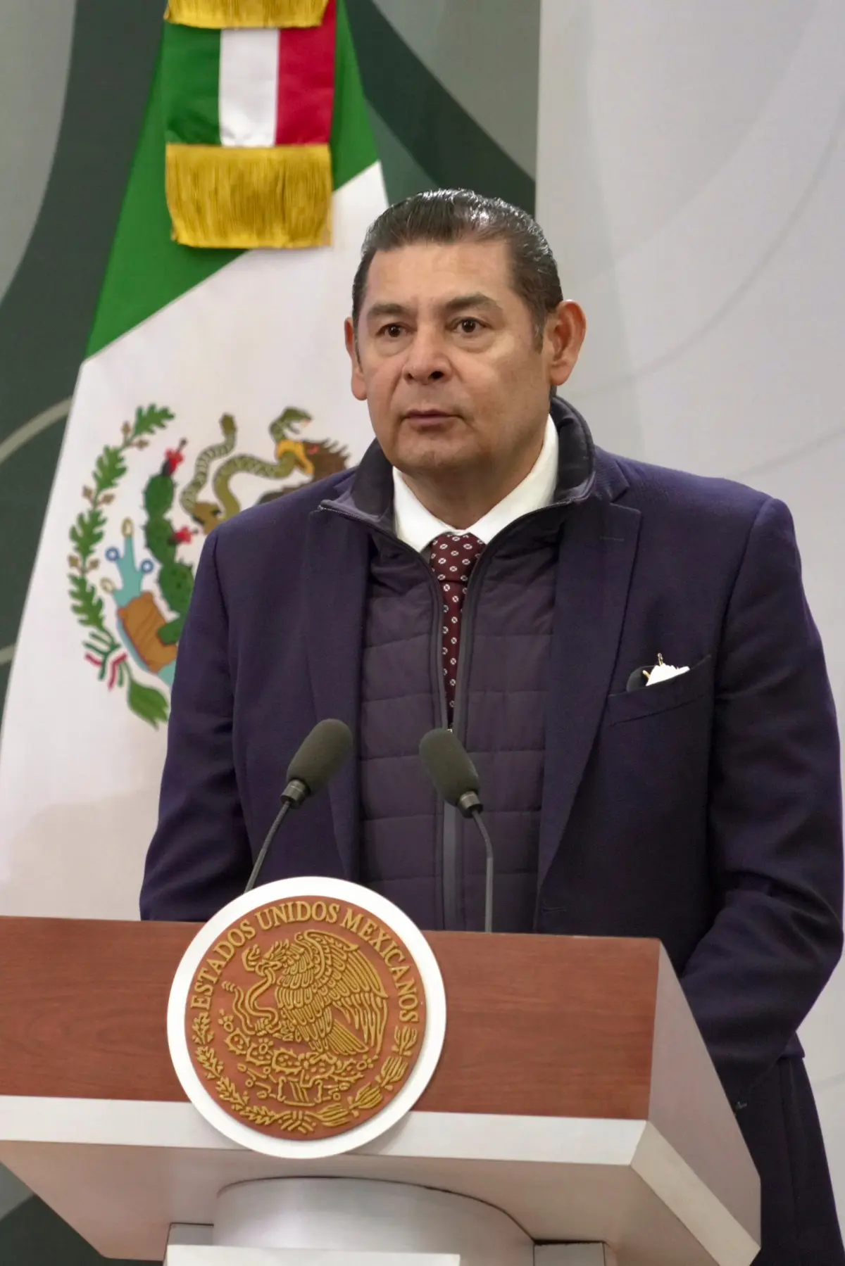 Alejandro Armenta Mier, gobernador de Puebla.