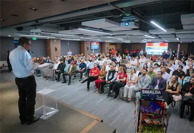 Secretar&iacute;a de Econom&iacute;a y OXXO impulsan a MiPyMES sinaloenses con el Exhibidor Camino Comercial