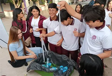 Eco Fest: j&oacute;venes de la Prepa Tec siembran cultura ambiental en la ETI 90 de Santa Fe