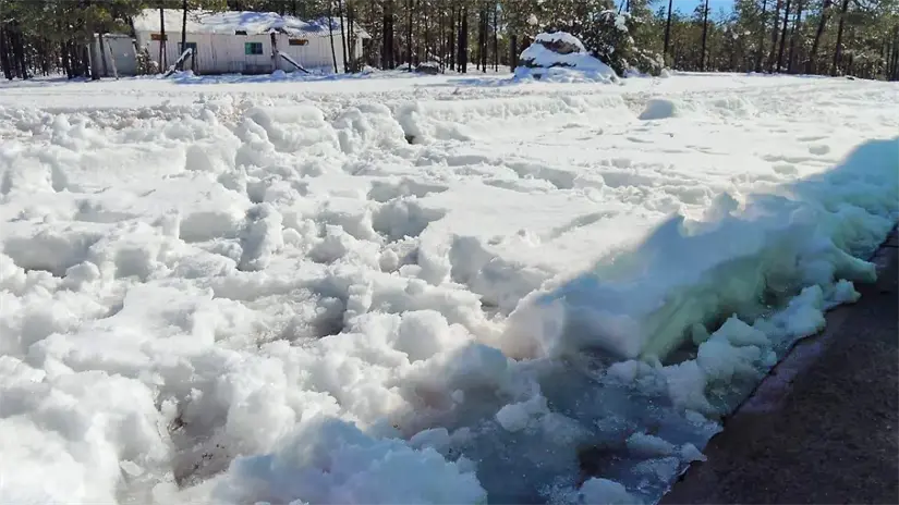 Los pobladores logran sobrevivir pese al frío. Foto: Cortesía