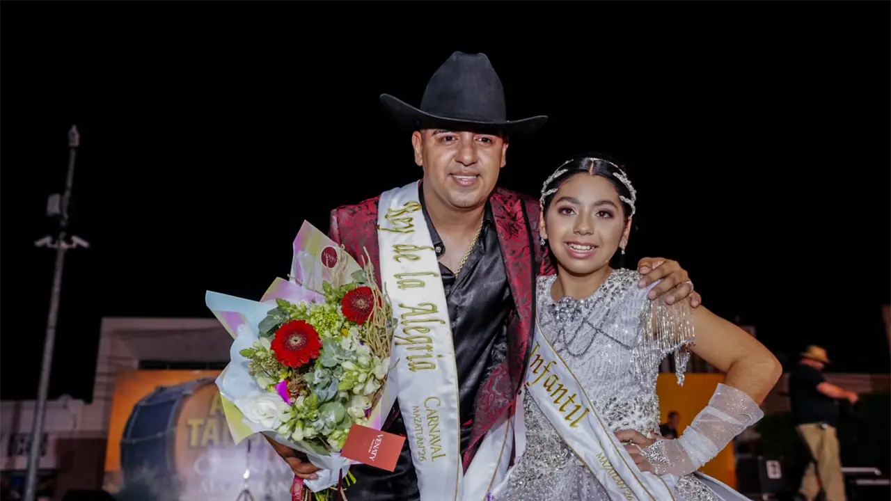 Eileen Cruz y Javier Osuna El Chiras son los nuevos soberanos del Carnaval Internacional de Mazatlán 2026 ¡Arriba la Tambora!