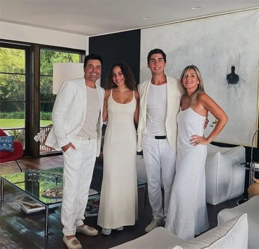 El cantante Chayanne con su familia. Foto:  @lo_figueroa