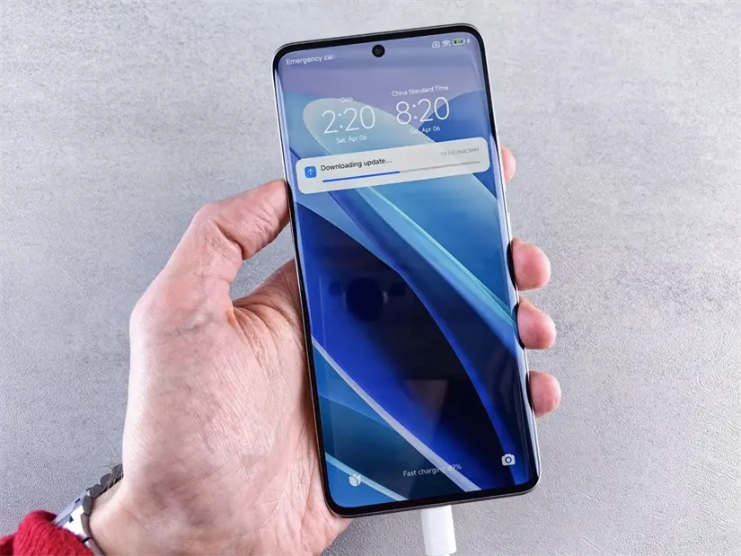 Evita exponer tu celular a climas extremos para proteger su batería. Foto: Unplash