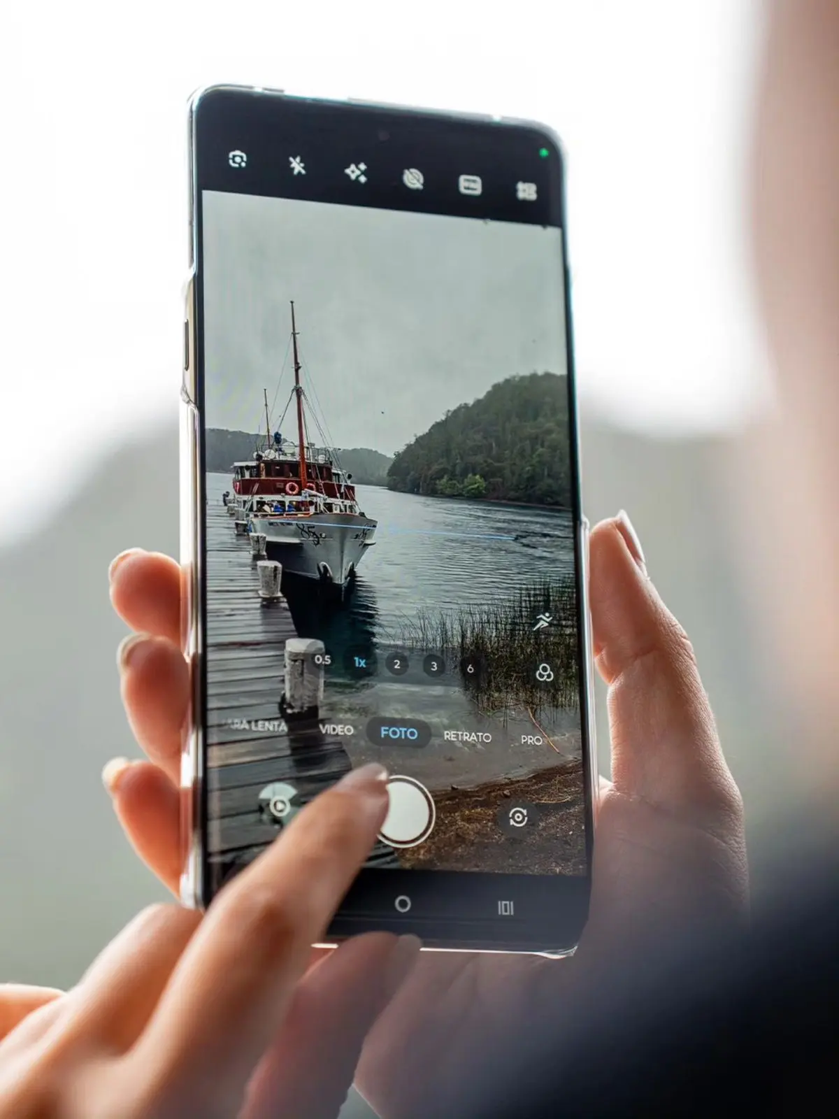 Celular ultradelgado con la mejor cámara del mundo, es el Motorola Signature. Foto: Cortesía