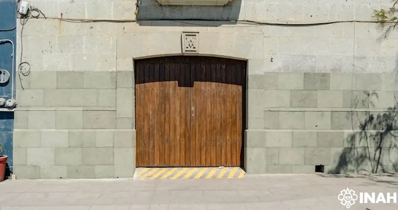 Eliminan grafitis con láser en histórica basílica de Oaxaca