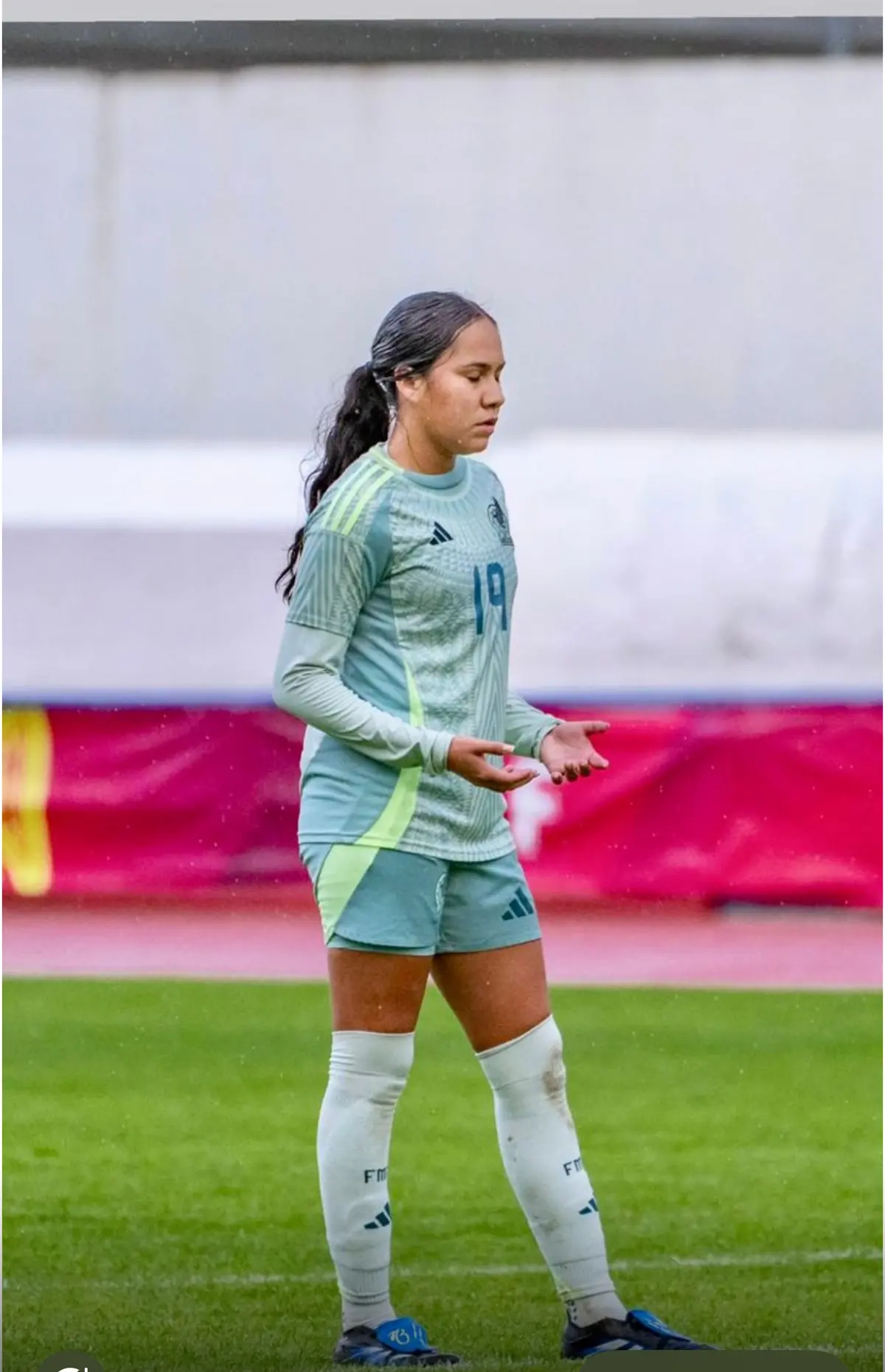 En su primera convocatoria con la Selección Mexicana Femenil Sun 16 de Futbol, Bethza Barrón viajó a Portugal