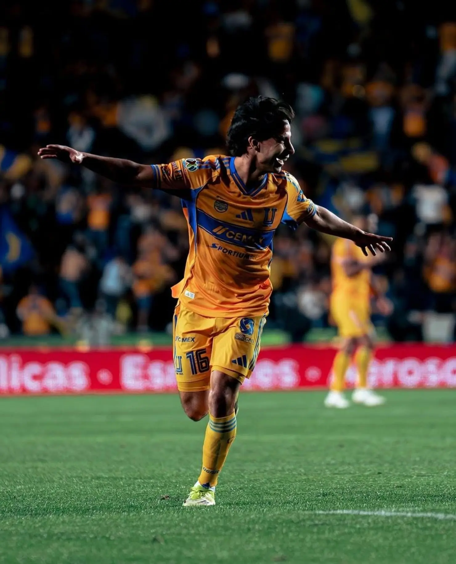 Diego Lainez sigue siendo felino. Foto: Instagram