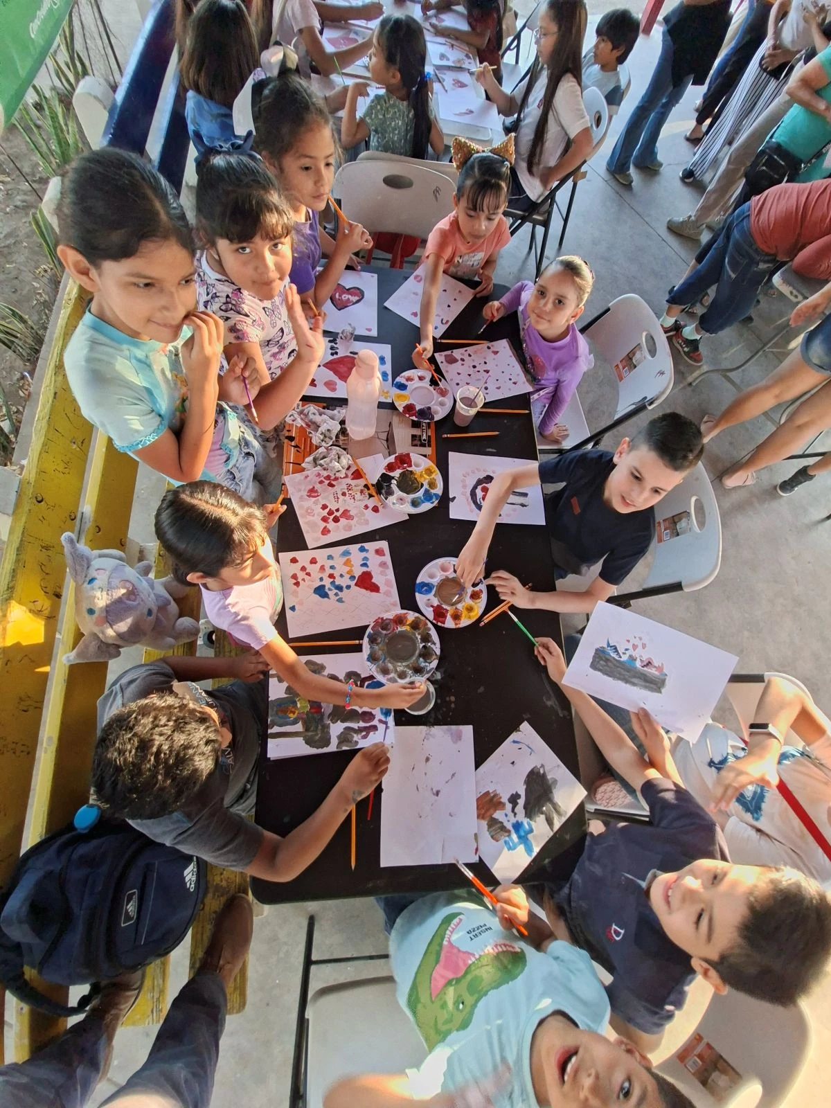 Creatividad, alegría y aprendizaje: los talleres gratuitos de El Parque son Mío despiertan talentos y llenan los parques de alegría infantil. Foto: Juan Madrigal