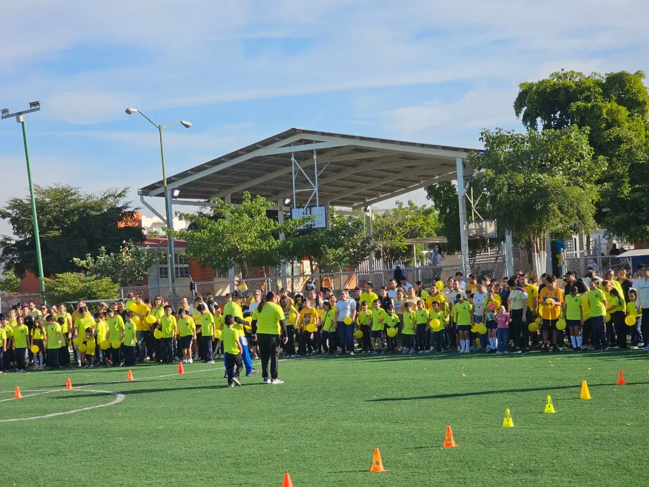 Los alumnos de la Primaria Estatal Alturas del Sur Matutina celebraron su décimo aniversario con alegría y mucho entusiasmo.