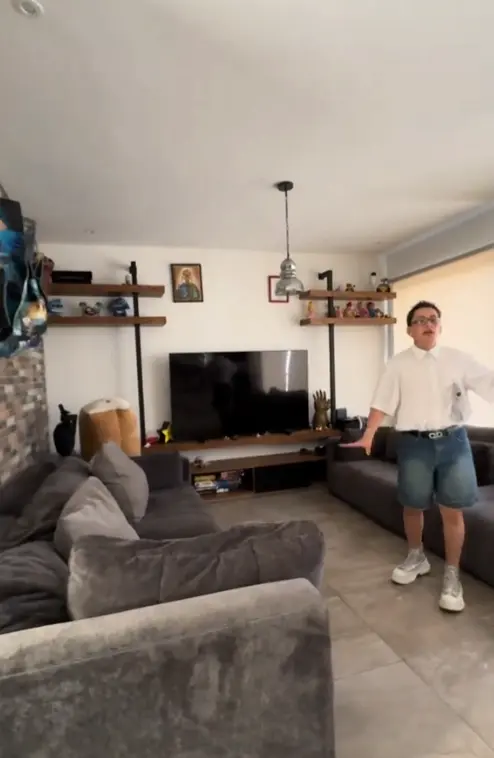 También tiene un cuarto para la televisión. Foto: Cortesía