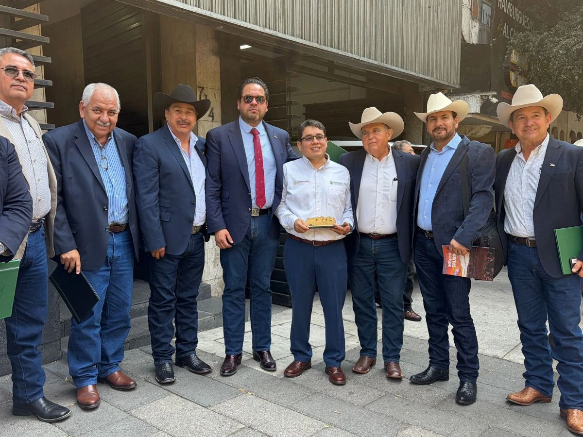 José Alfredo Sainz Aispuro participó en la reunión nacional de ganaderos realizada en las instalaciones de la CNOG en la Ciudad de México.