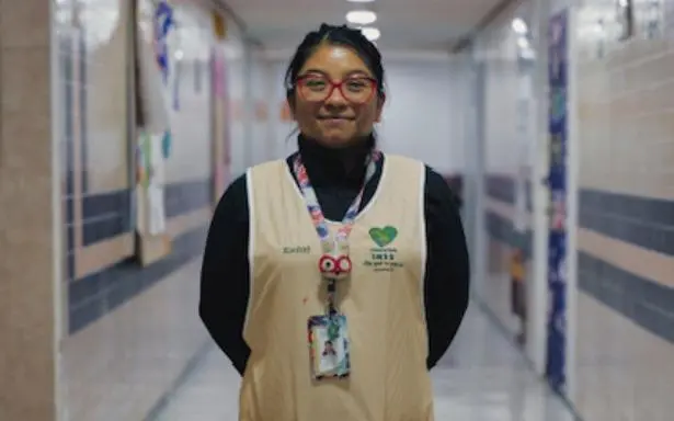 La historia que conmueve en el IMSS una madre que ayuda a niños hospitalizados