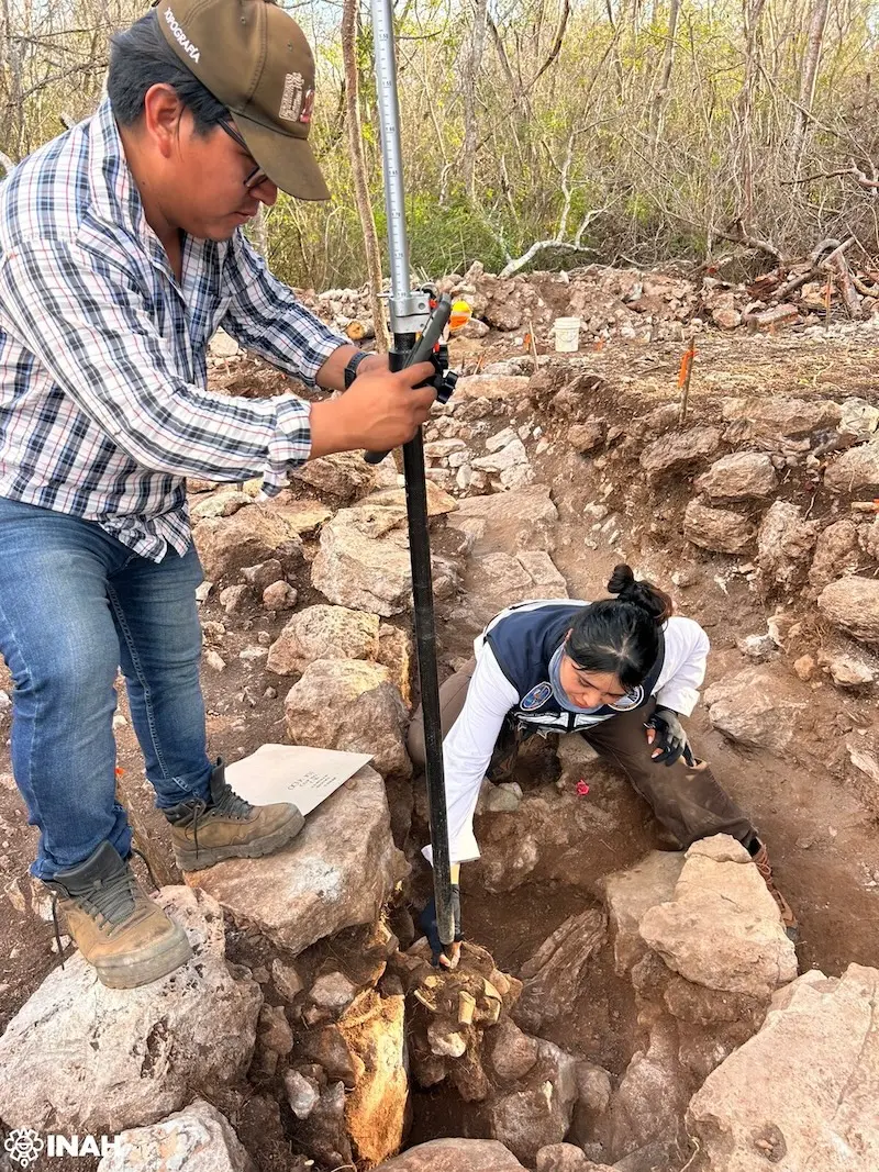 Descubren depósito ritual maya de más de 2 mil años en Yucatán