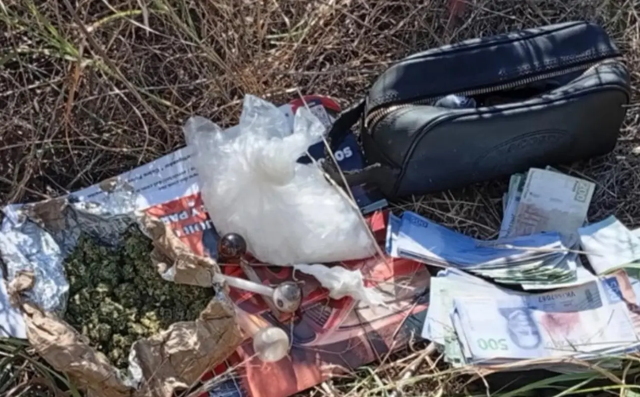 Operativo en Culiacán termina con decomiso de dinero falso y droga.