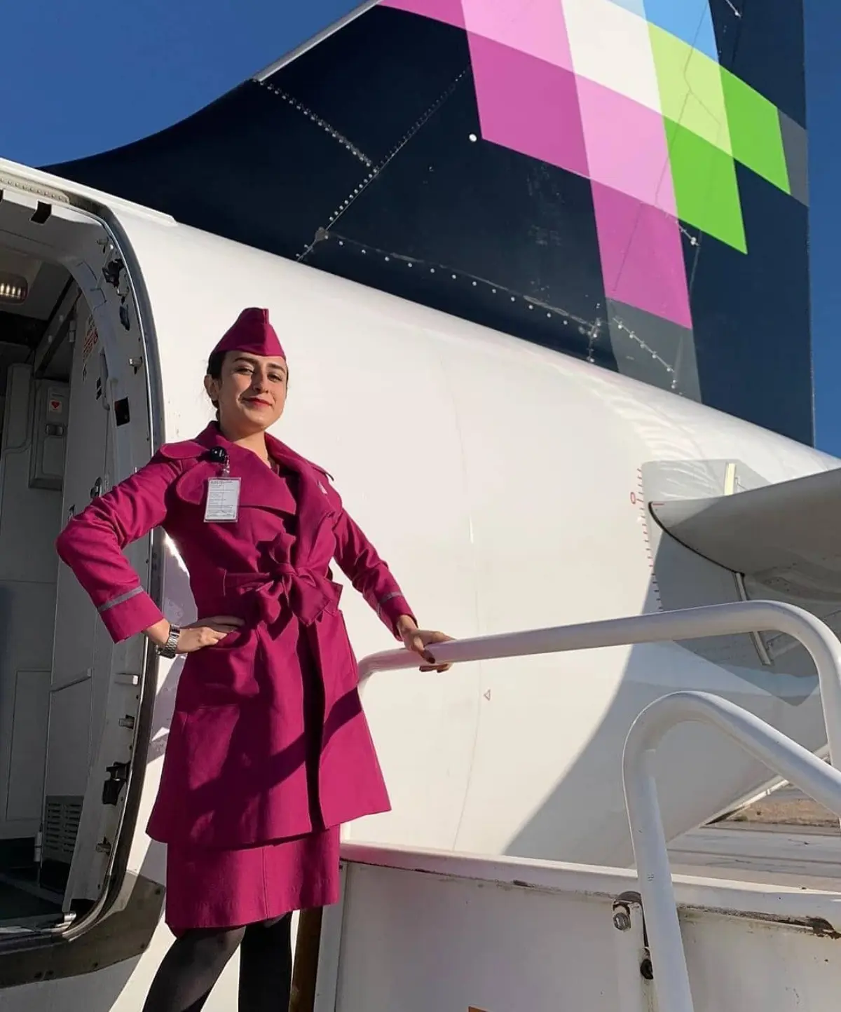 Las azafatas se hacen cargo de garantizar la seguridad de los pasajeros durante los vuelos. Foto: Volaris
