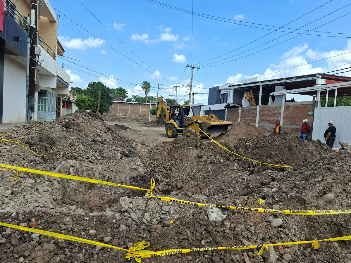 Vecinos de Emiliano Zapata celebran pavimentación tras más de cinco décadas en Culiacán. Foto: Juan Madrigal