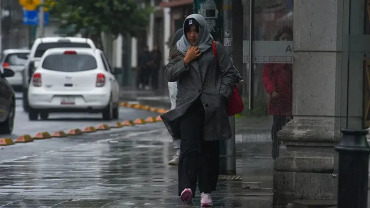 Autoridades capitalinas alertaron por una madrugada fría en la Ciudad de México, con temperaturas de hasta 1 grado en Tlalpan y entre 4 y 6 grados en otras demarcaciones durante el viernes.