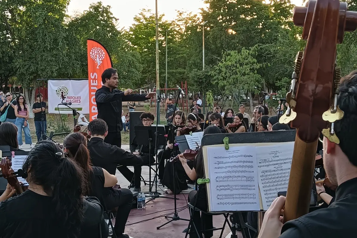 Concierto de la Orquesta Juvenil del ISIC en Parque Canaco acerca la música clásica a la comunidad y promueve la convivencia familiar a través del arte. | Imágenes de Francisco Castro