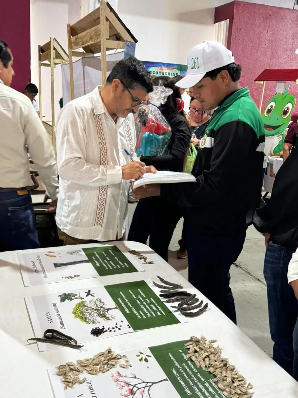 El proyecto presentado por alumnos del CBTA 261 recibió reconocimiento de participantes provenientes de distintos estados del país. 