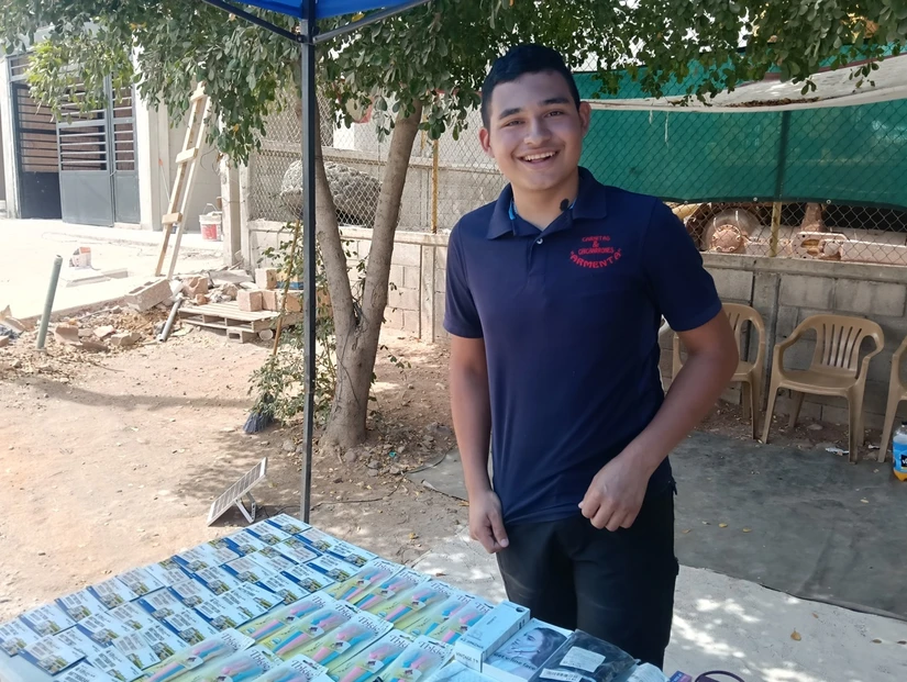 Ángel Omar tiene 15 años, es un ejemplo de emprendimiento entre los jovencitos de Barrancos.