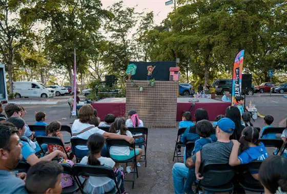 Culiacanenses disfrutan de teatro y cultura gratis cada domingo en el Parque Culiac&aacute;n 87