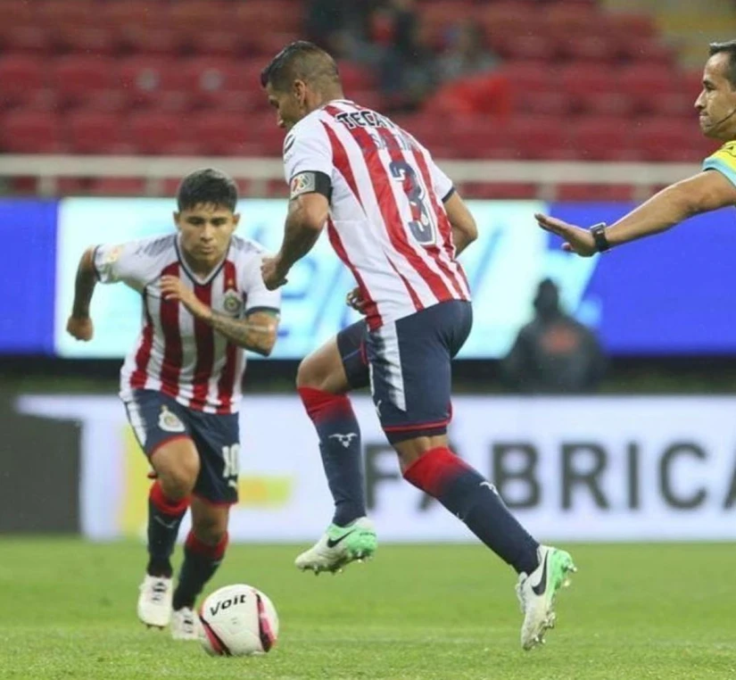 Recorrido del exfutbolista Carlos Salcido. Foto: Instagram