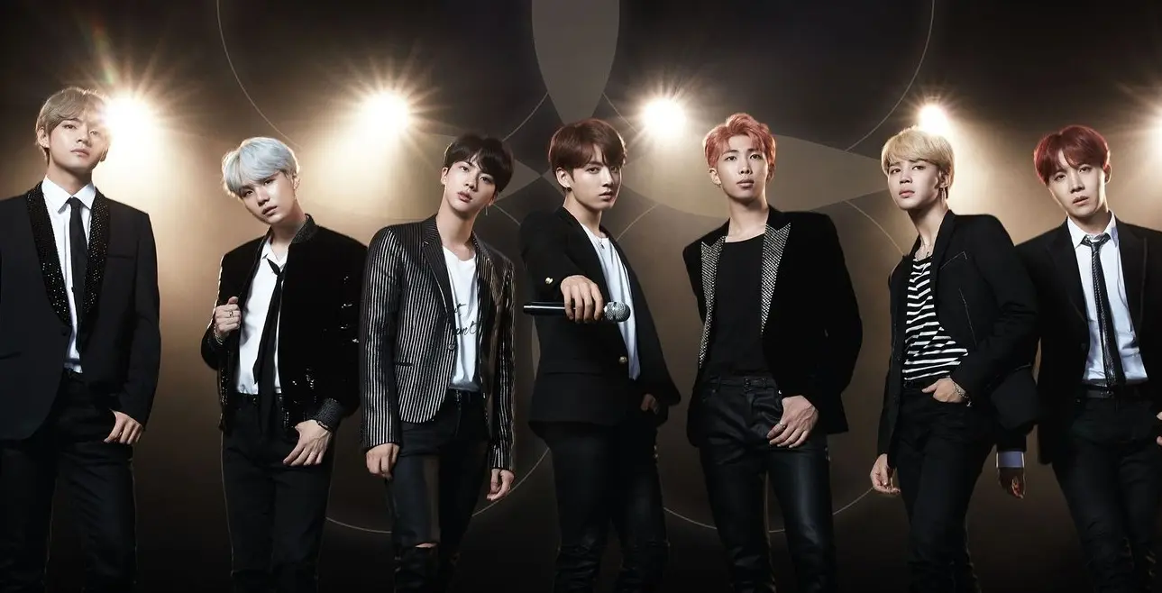A qué hora sale BTS al balcón en CDMX este 6 de mayo.