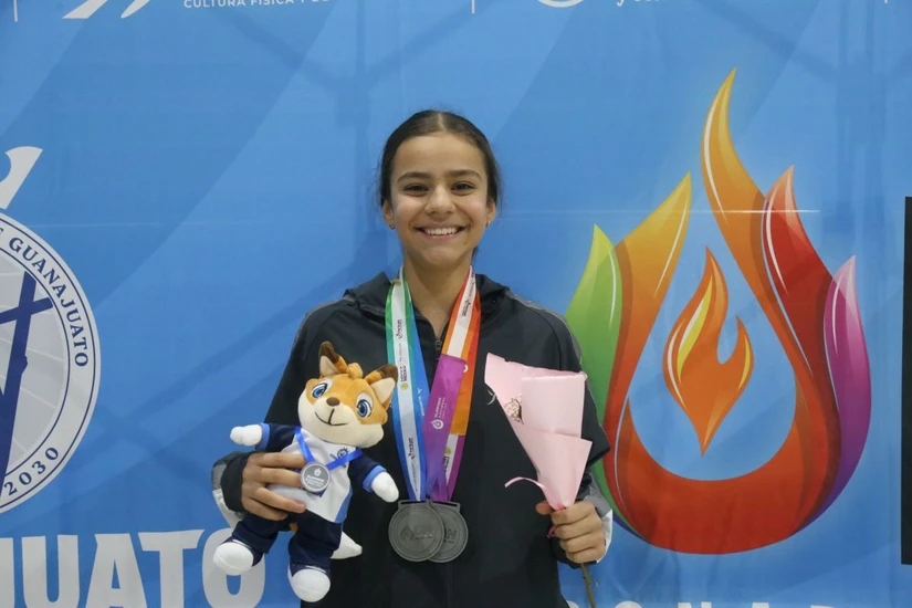 María Luna Casillas demostró que rendirse nunca es opción al conquistar dos platas nacionales y consolidarse como una de las jóvenes promesas de la natación sinaloense. Foto: ISDE