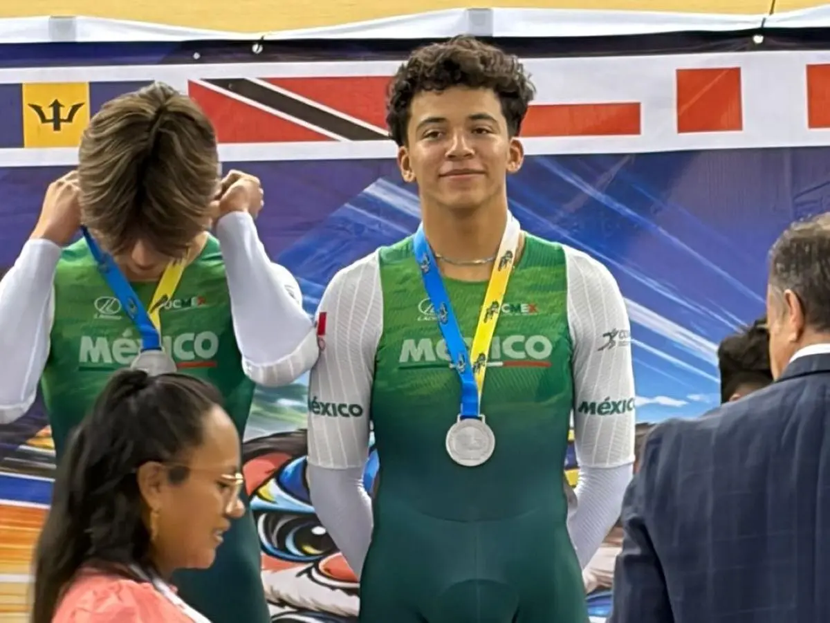 Con fuerza, disciplina y el corazón puesto en cada pedalazo, Máximo Kaled Estrada Urrea conquistó dos medallas de plata en el Panamericano Junior 2026, llenando de orgullo a Sinaloa y demostrando que los sueños sí se alcanzan. Foto: ISDE