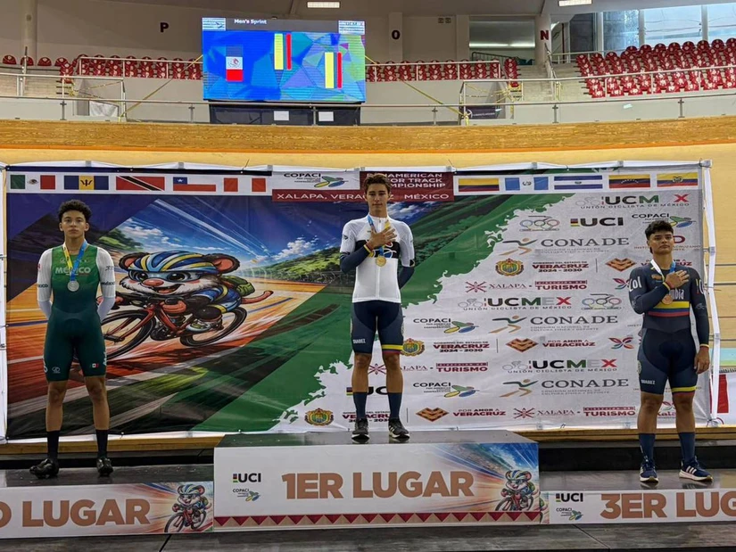 Sinaloa celebra a Máximo Estrada tras conquistar medallas en el Panamericano Junior de Pista. Foto: ISDE