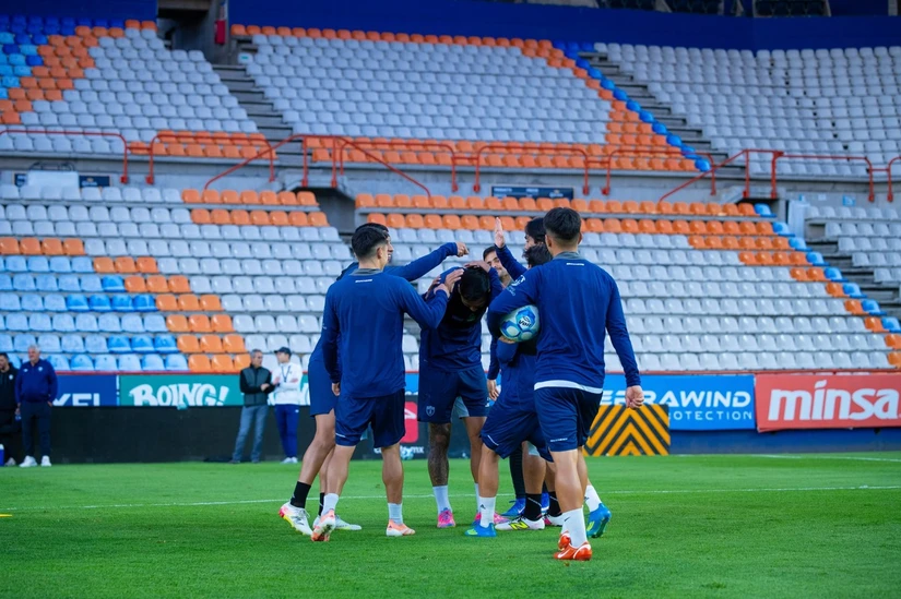La Liguilla MX entra en fase decisiva con el choque entre Pachuca y Toluca en el Estadio Hidalgo. El equipo escarlata está obligado a ganar para avanzar.