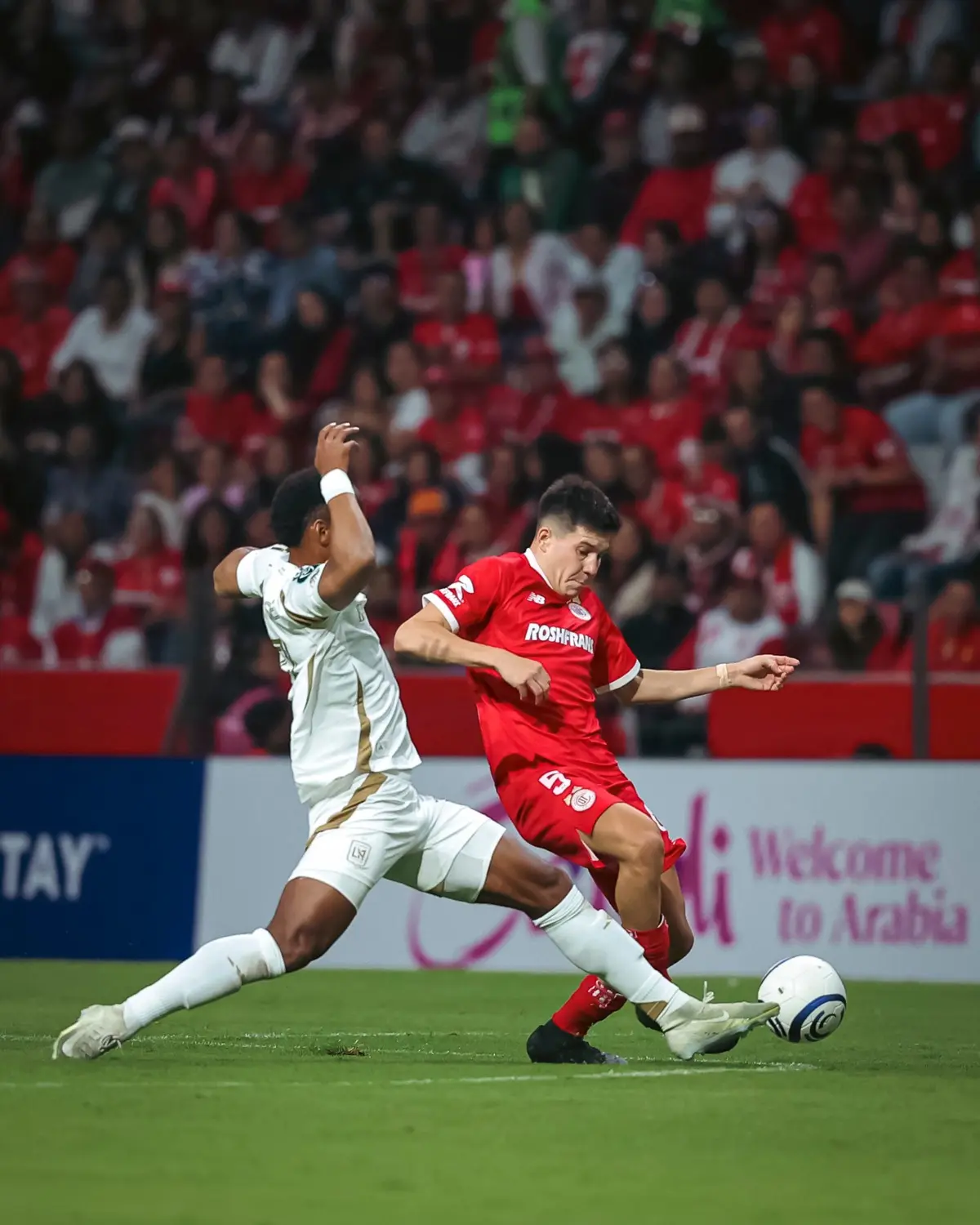 Toluca buscará una remontada complicada ante Pachuca en los cuartos de final de Liga MX. El partido promete intensidad y emociones en el Estadio Hidalgo.