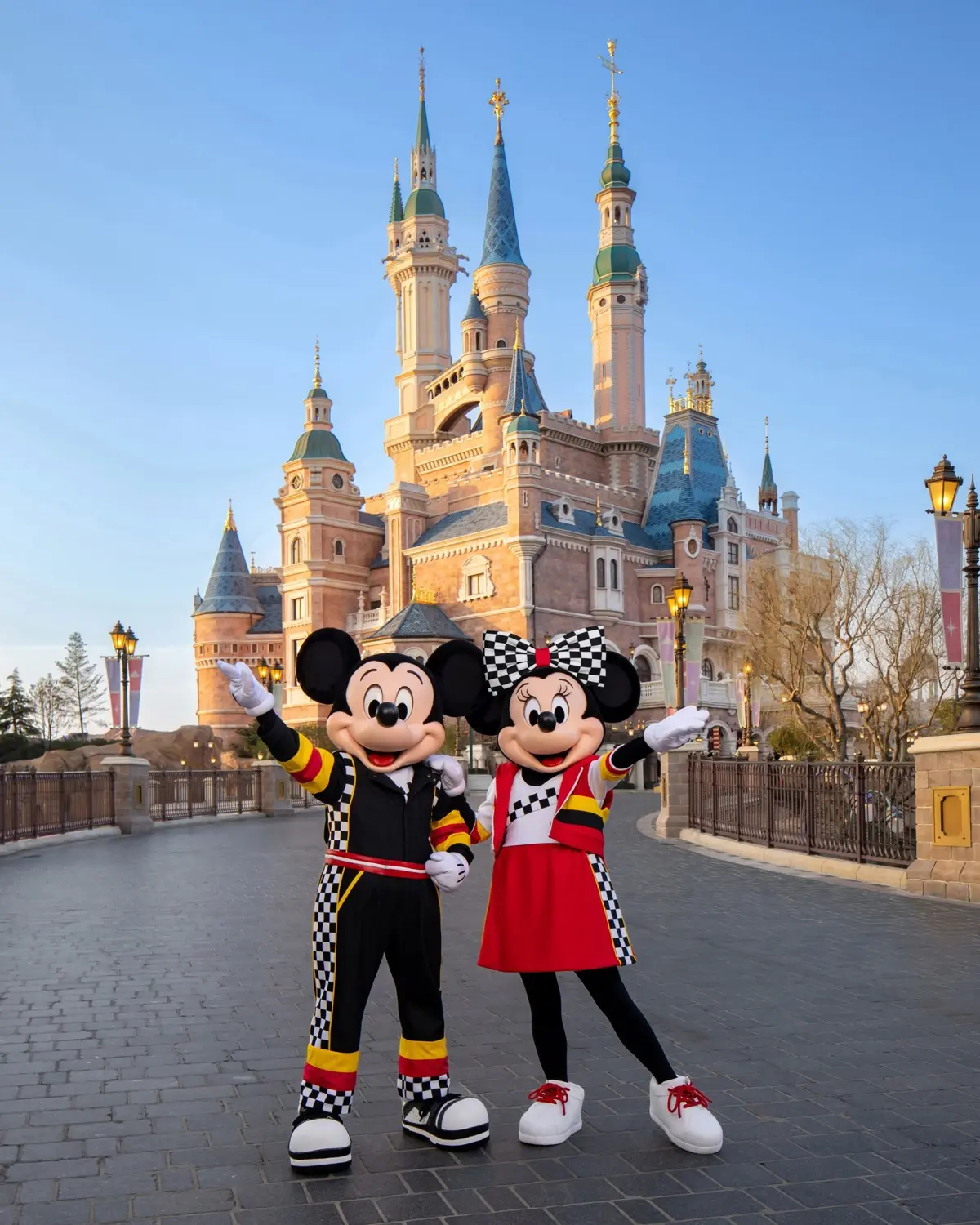 Expertos en viajes revelaron cuáles son las mejores fechas para visitar Disneyland en 2026 y evitar las temporadas más saturadas del parque temático más famoso del mundo.