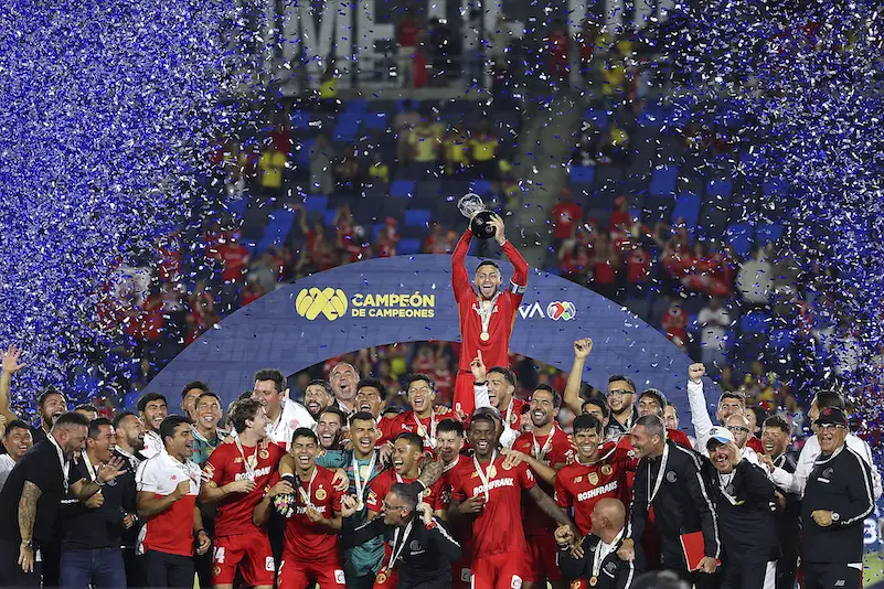 4.1 millones de pesos se llevó Toluca al quedarse con el Título del Apertura 2025. Foto: Cortesía