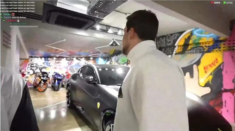 La cochera de la casa la mansión de Neymar. Foto: Jon Vlogs