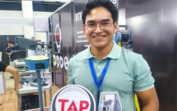 El sue&ntilde;o de un joven sinaloense podr&iacute;a apagarse por falta de dinero. Axel fue aceptado en un importante programa cient&iacute;fico y hoy necesita ayuda