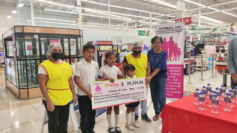 Durante el evento se hizo entrega del donativo por parte de Soriana y sus clientes para AFOMAC.