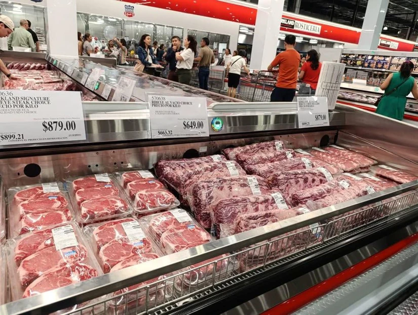 Interior de Costco Sendero en Escobedo. Foto: Gissel González