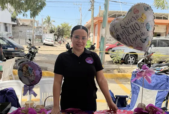 Cuando la creatividad se vuelve ingreso: el camino de Liliana con los globos en Mazatl&aacute;n