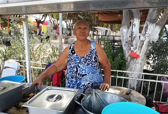 Entre el dolor y la lucha, Eva nunca se rindi&oacute;: la historia detr&aacute;s de los "Tacos del Veleta" en Navolato